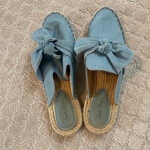 Charlie Paige Blue Denim Bow Slide On Espadrille Flats, Size 9